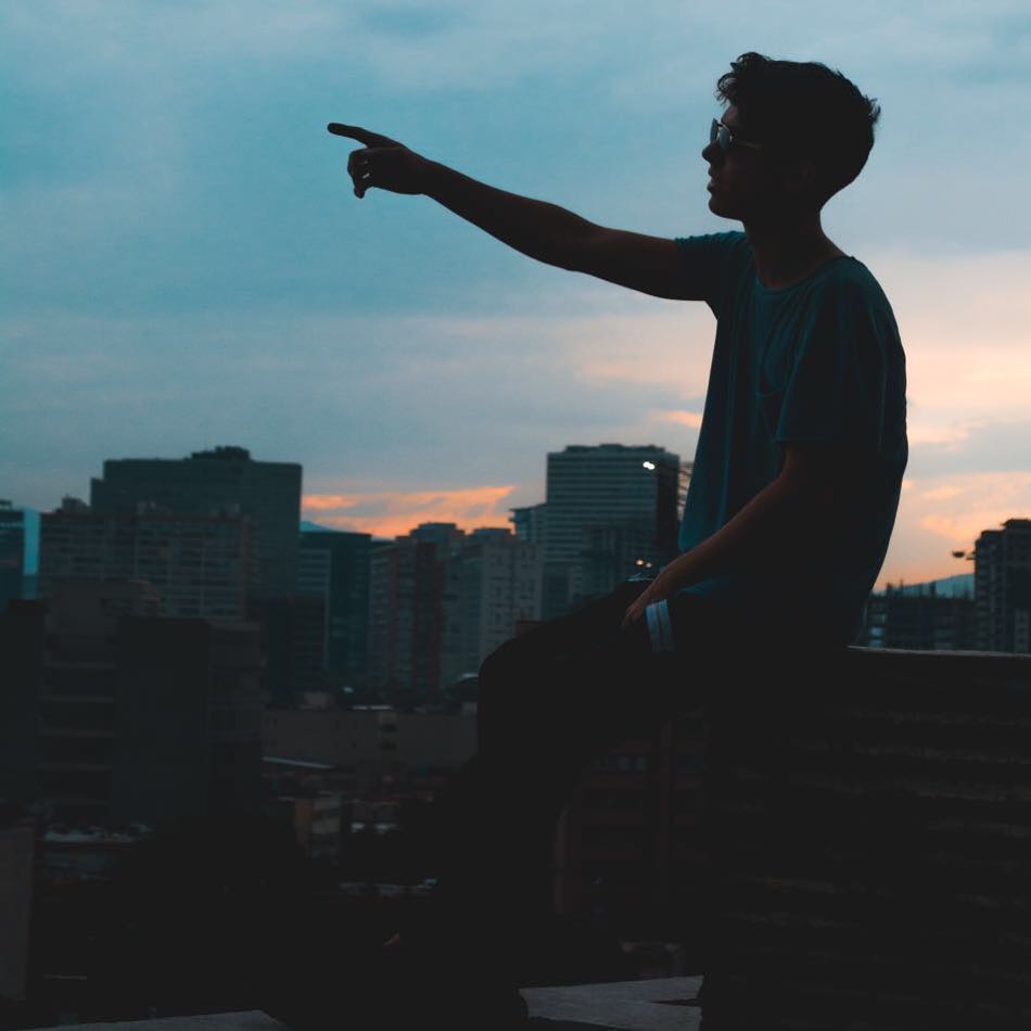 Whenever the sun don't shine on the west side 
You know I'm sitting pretty right by your side 
Baby I'm down for you, down for you