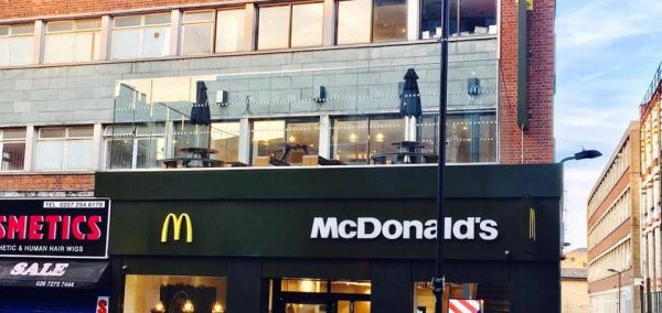Bring nuggets: Someone has organised a ‘Summer Terrace Party’ on the roof of the Dalston McDonald’s thetab.com/uk/2017/06/27/…