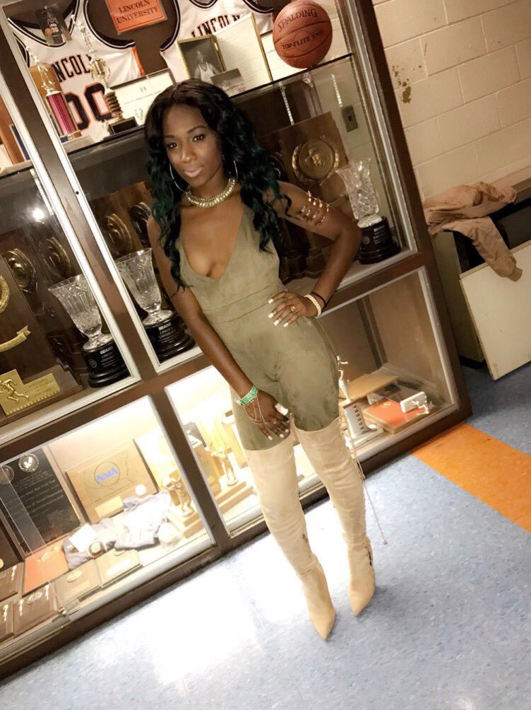 #FineWomemOfLincoln 🍫🤤