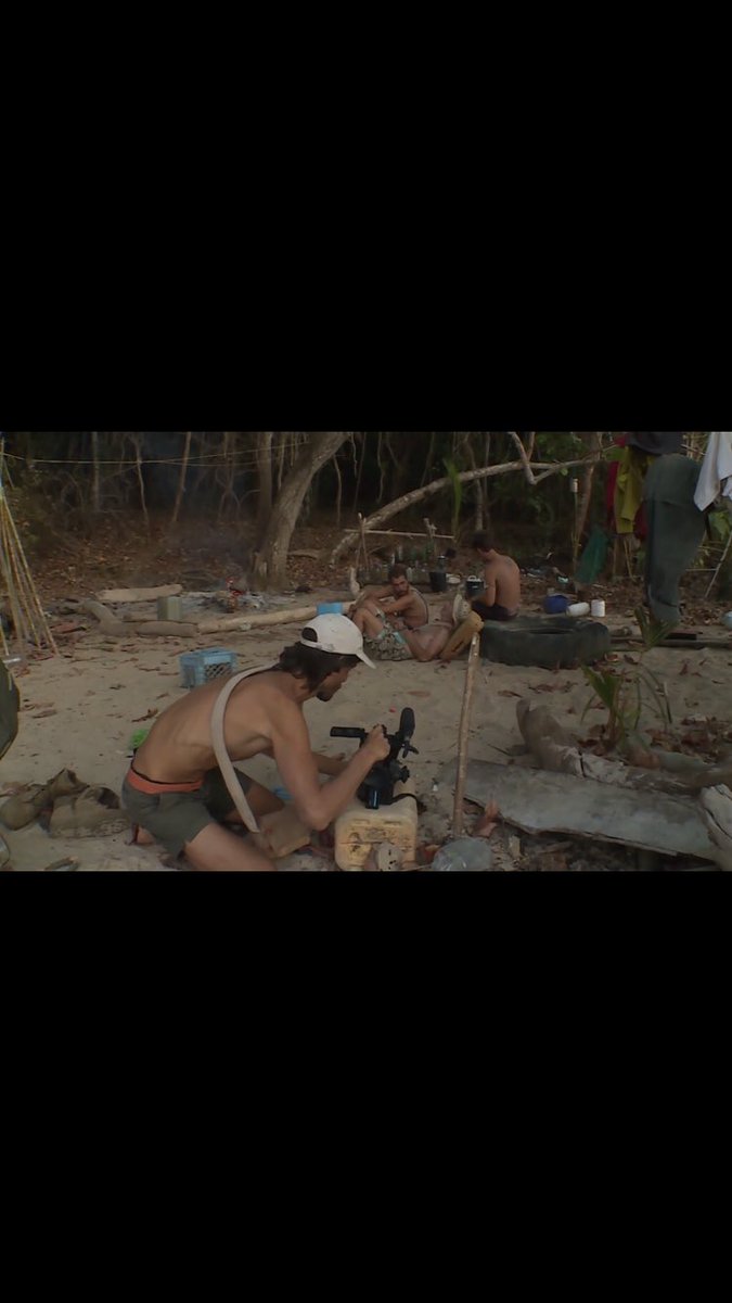 Fernandolaisla's tweet photo. No siempre estaba haciendo yoga o meditando!@la_isla #laisla7 https://t.co/QMlGvvrMKM