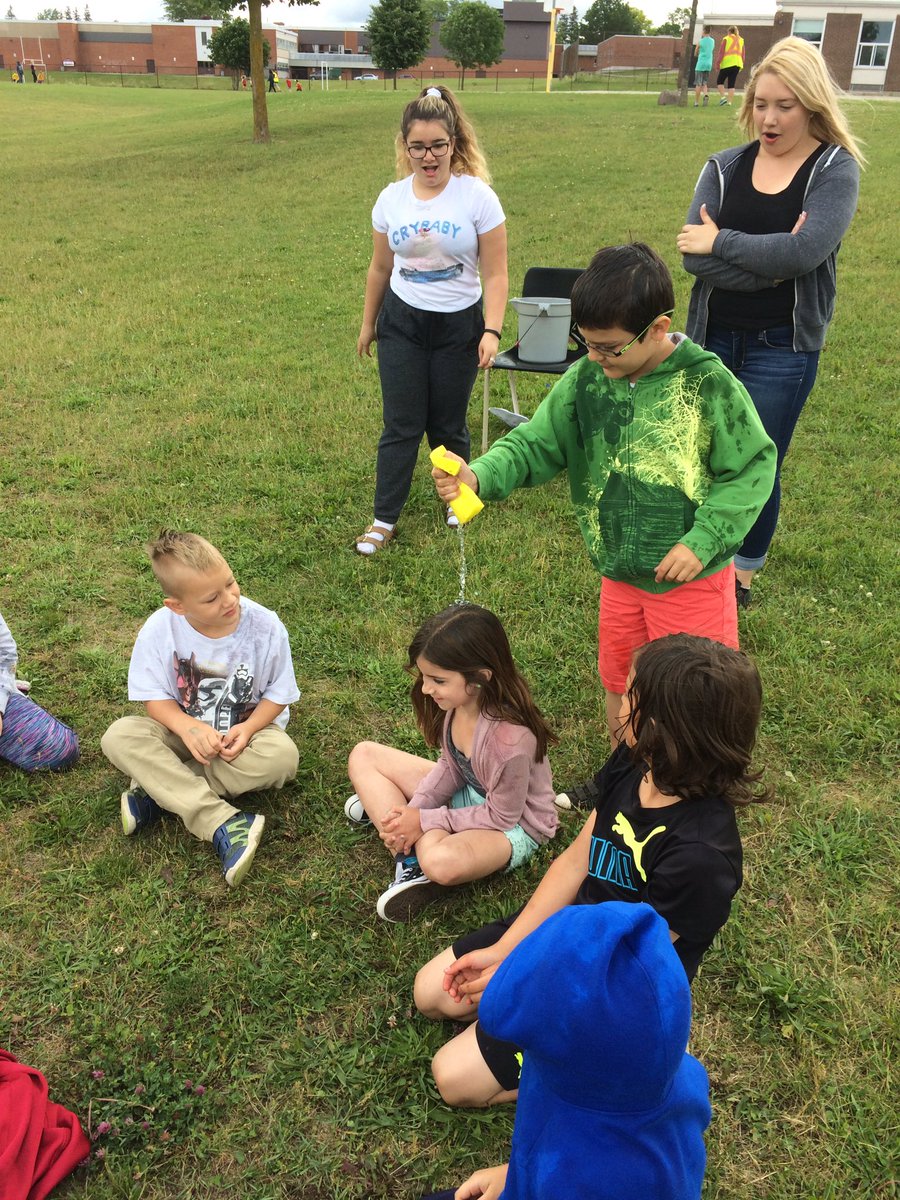 Mrs_McLeod4's tweet photo. Helping out with Play Day! @stjoesjaguars @MishealFDK @MissGriffinGr1 @ShodyFDK @StottStars @Maltbygr2 https://t.co/zvlvc4J1h3