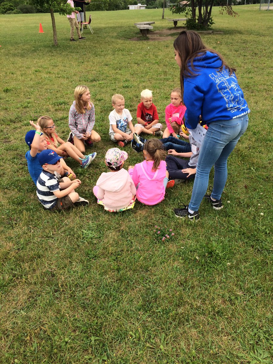 Mrs_McLeod4's tweet photo. Helping out with Play Day! @stjoesjaguars @MishealFDK @MissGriffinGr1 @ShodyFDK @StottStars @Maltbygr2 https://t.co/zvlvc4J1h3