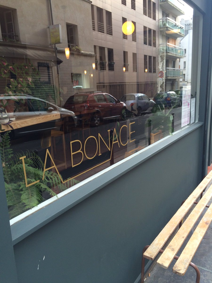 sami_bk's tweet photo. Je confirme elle est bonne...la cuisine #Paris #NamingFail #La7ouma https://t.co/1C2JVvGMhH
