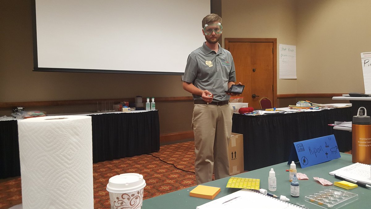 ParkviewFFA's tweet photo. Mr. King rocking the stage at DuPont Agriscience Inquiry! #DuPont_News #WIAgI2 #inquirylearning #iwantastamp https://t.co/hLxkxqjYTG
