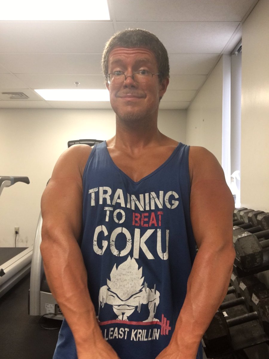 ReiTVT's tweet photo. Totally killed my #armday today! #beachbody #classic2017 #2weeksout https://t.co/qQ7tQfKxoC
