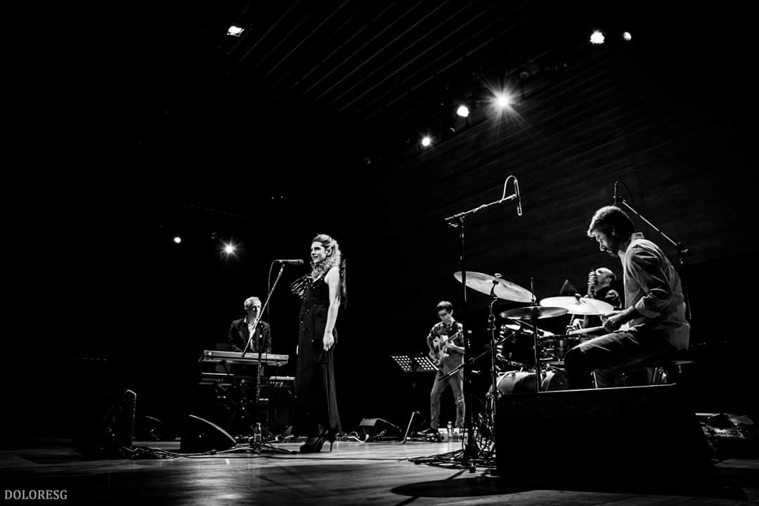 El jueves 13 de julio Pájaro de fuego con <a href="/BianchiniMarian/">Mariana Bianchini</a> en <a href="/BorisClub/">Boris Club</a> presentando su disco Universo Invertido. borisclub.com.ar