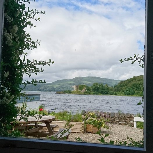 Lunch with a view <a href="/LoveOurCastle/">Old Castle Lachlan</a> <a href="/inverrestaurant/">Inver</a> 👍 #Argyll #LochFyne #Scotland #FoodandDrink #FoodfromArgyll #Castles #HistoricScotland