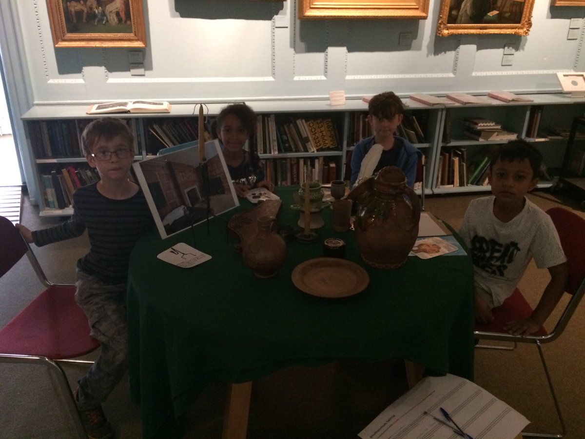 MuseumoftheHome's tweet image. More highlights from @WTyndalePrimary pupils #takeoverday day #objecthandling #quizdesk #marketing #frontofhouse