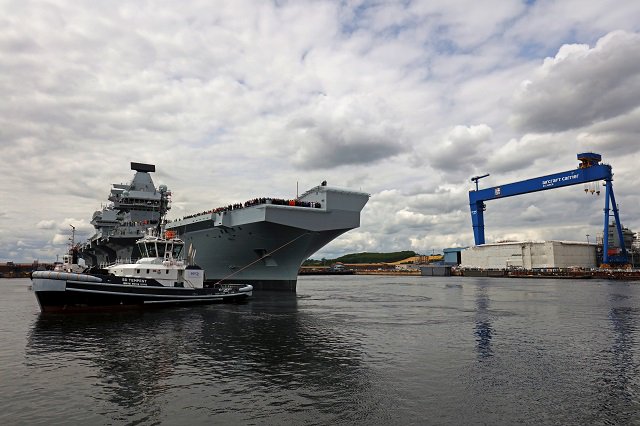 Some photos from the Queen Elizabeth aircraft carrier launch earlier this morning/midnight last night... rosythtoday.co.uk/rosyth-aircraf…