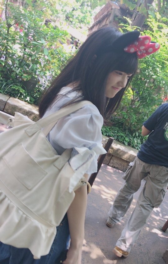 彼女とディズニーなう に使うとアイドルがあばら骨を折りに来てくれる写真がこちら かわいいのでむしろ折られたい人が続出 Togetter