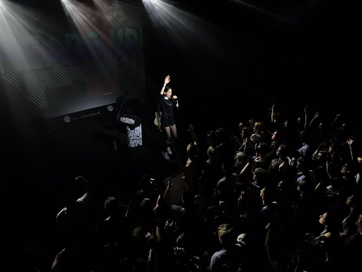 columbia_fr's tweet image. C'est @Jainmusic qui clôture la #ColumbiaSessionRTL2 en faisant danser le @FlowParis !! 🎶👏