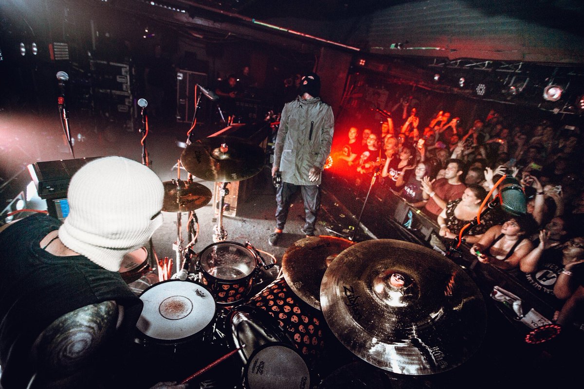 EmPallett's tweet photo. #TourDeBasement https://t.co/v5LWDNUPeT
