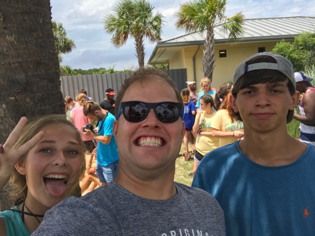 MaxeyChris's tweet photo. @superwow Volleyball Tournament!!!!
#SWOWFIE17 https://t.co/qoWW10VPQT