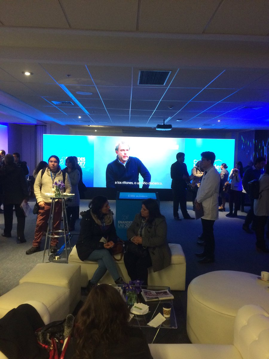 FreshWaterCL's tweet photo. En @CajaLosAndes impulsando la Innovación como Emprendimiento con impacto #Enandeslab2017 @FreshWaterCL @alemustakis @Julian_ugarte https://t.co/PC0iEIRdeS