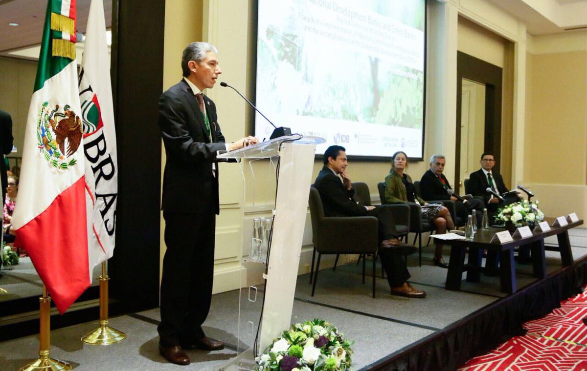 Banobras_mx's tweet photo. En el cierre del #ForoBancoVerde, participantes del @GreenBankNtwork, @el_BID, @_ALIDE_ y @SEMARNAT_mx plantean conclusiones del evento https://t.co/0iz2kfhBgW