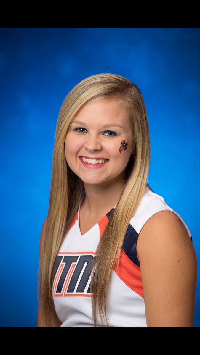 emyleeann_13's tweet image. 2012 to 2017 🤷🏼‍♀️ #samesport #differentschool