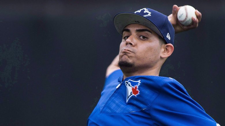 Ontario is behind you, <a href="/RobertoOsuna1/">Roberto Osuna</a>! It takes guts to talk about #mentalhealth, but it will help end the stigma cbc.ca/beta/news/heal…