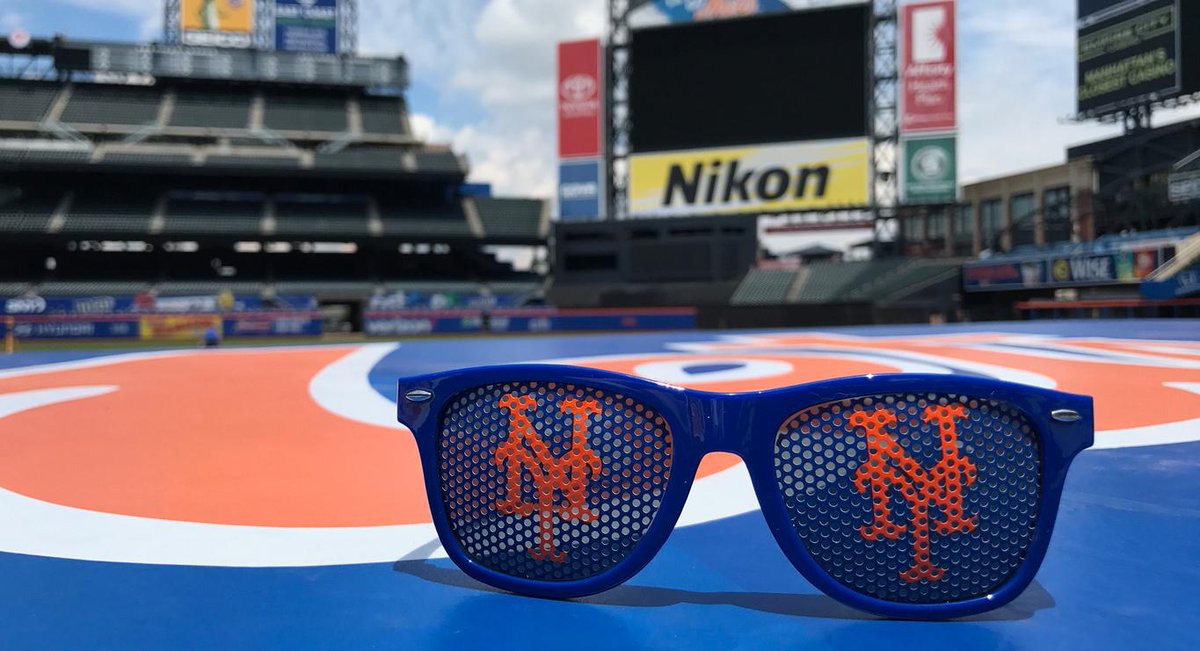 Mets's tweet photo. Retweet to win these #Mets sunglasses! #NationalSunglassesDay 
 
Rules: https://t.co/aPfdR4oYbm https://t.co/nnvzrfAsMR
