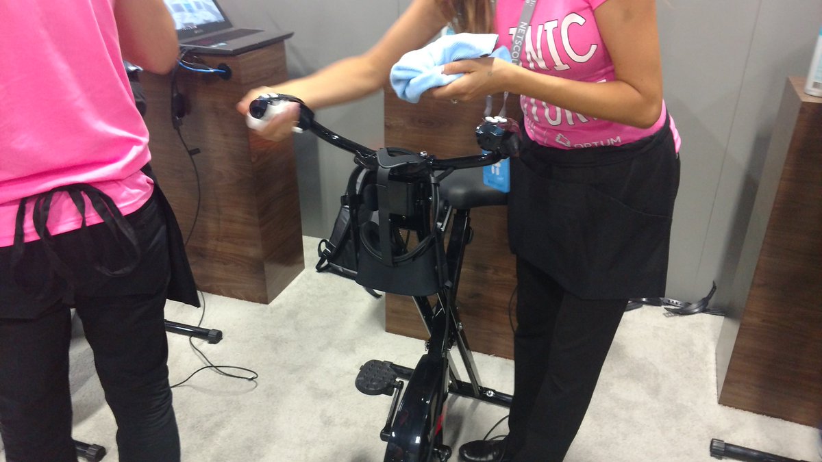 procisco's tweet photo. My first VR experience and it was great! #clinicofthefuture #worldofsolutions #CLUS https://t.co/E4HHmOm1Yb