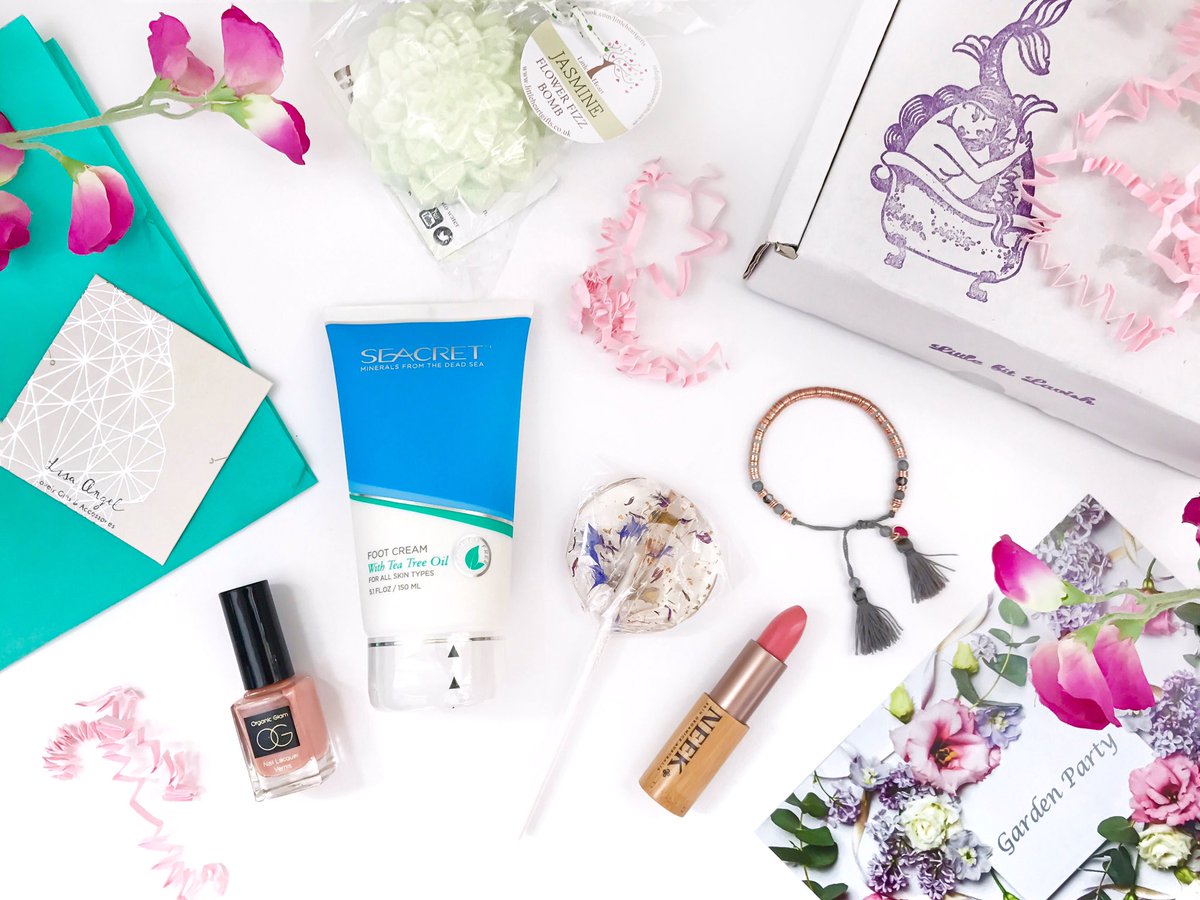 whichbeautybox's tweet photo. Once again Becky has done an outstanding job for this month's @Littlebitlavish Box 💕👌🏻. My review is now live via https://t.co/IKzzspfCjD https://t.co/3EowlvwLHs