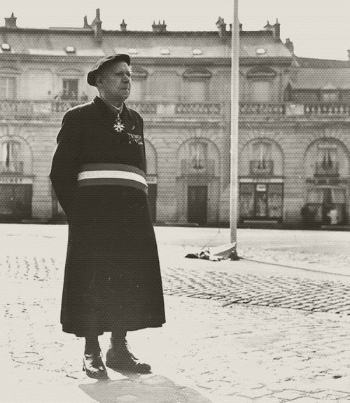 perenadler's tweet image. On n'a pas toujours porté la cravate à l'Assemblée. ;) #AN