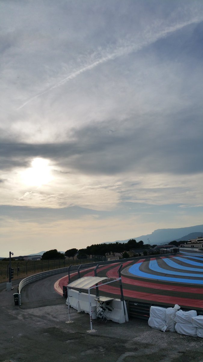 UPV83's tweet photo. #AGUPV Merci à nos invités, adhérents et partenaires pour cette belle édition des 80 ans !  @MutuelleEmoa @PaulRicardTrack @yvesthreard https://t.co/8lWhN5dhgg