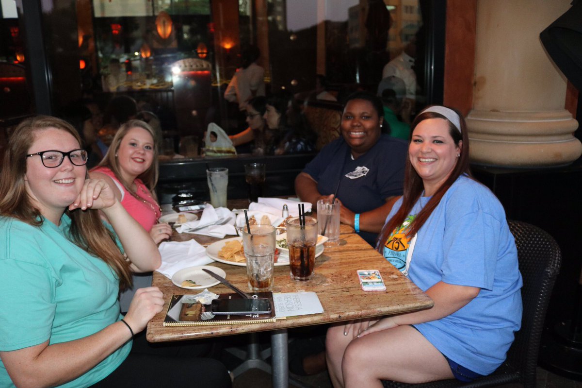 Paxton_McMurphy's tweet photo. Dinner at the Cheesecake Factory with my favs.🍰 #NLC17PBL https://t.co/kX4mhIqYYi