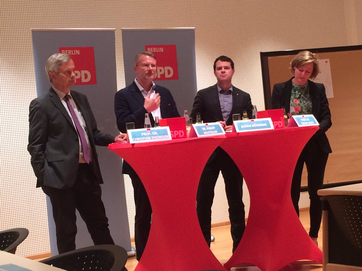 stt_berlin's tweet photo. Vom #EinsteinCenter #digitalfuture über das #internetinstitut - Berlin ist Treiber #digitalisierung #sozialdigital https://t.co/Y6XHykZOxj