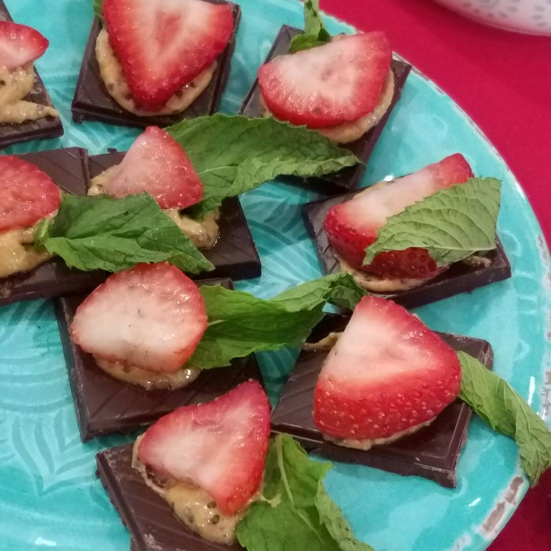 advicesisters's tweet photo. https://t.co/ha0ZAjeIIT through these 6 pics to see faves fro @foodfete #food#foodie #wusthoff #missjonesbakingco #breakthecup #purusvodka https://t.co/OqwFdU4anY
