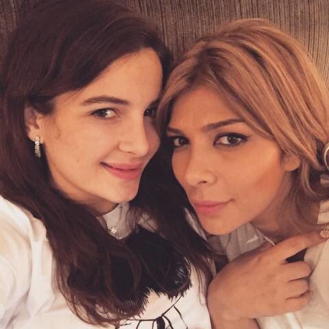 TeamAssala's tweet photo. كل مرة أصاله تذهب إلى #لبنان تأتيها تهديدات بقتل أبنائها وعائلتها بسبب موقفها الإنساني ضد بشار الأسد
 ومازالت تعاني إلى اليوم بسبب موقفها. https://t.co/C7f05mh1br