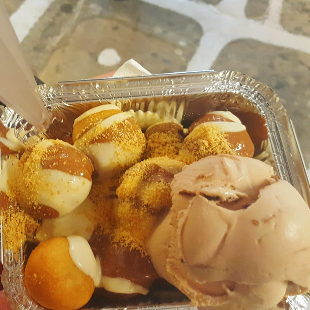 DairyGoodness's tweet photo. #Dessert #Loukamades #Paros @Dessertmakers you should make some of these with @pepesaya #butter at the next #carraigeworksnightmarket https://t.co/gU6V6i5IsY