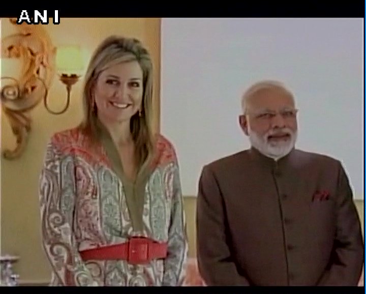 ModiLeDubega's tweet image. थोड़ा और मोटा भाई 
अब ठीक है 
मोदी मोदी ........
क्या है यहाँ कोई तमाशा हो रहा है  #ModiInNetherlands