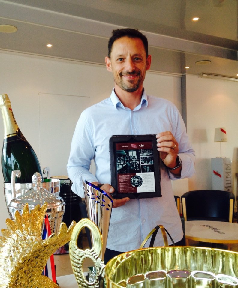 olivierschwob's tweet photo. 30 ans ça se fête ! Bravo Jérôme #Bianchi patron d'Au Trophée Olympic présent aussi ds @Loving_Bordeaux https://t.co/PpDfz5skd7