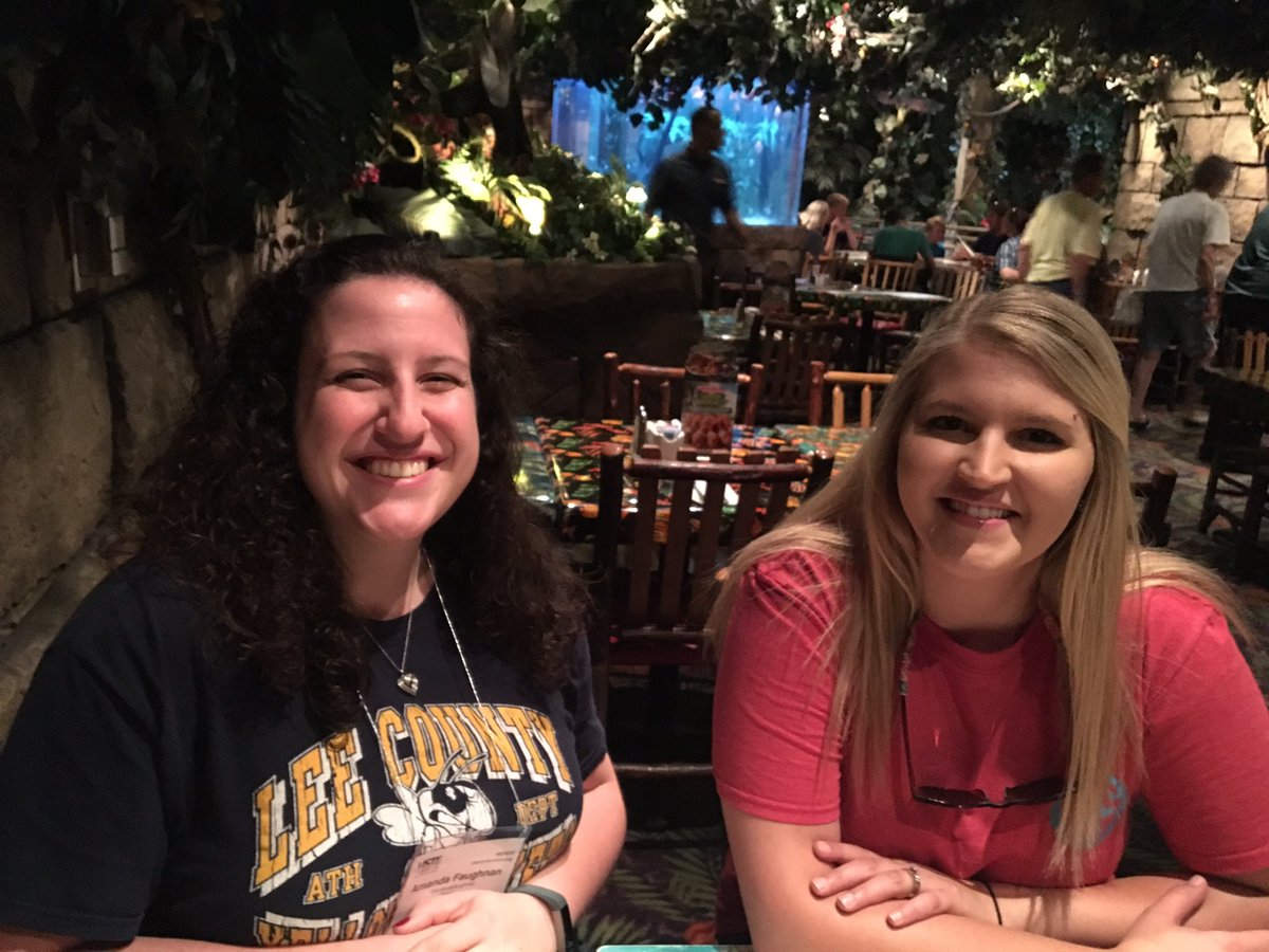 ashtonlangley91's tweet photo. #edventuregoeswild #rainforestcafe #MyISTEstory @amandafaughnan https://t.co/03Py4KaUdq