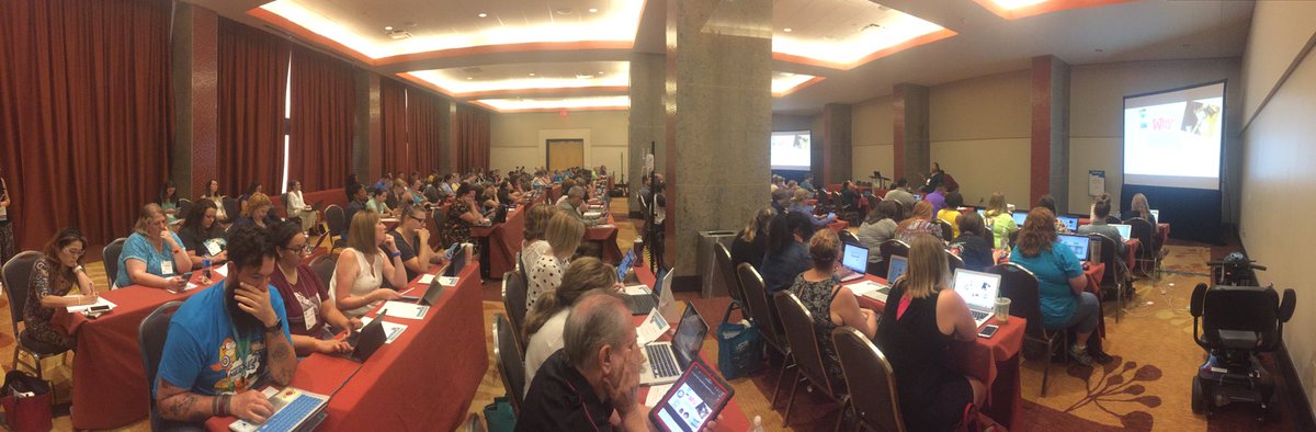 sarahstephensnc's tweet image. Packed session on #digitalnotebooks  😍 @HDRamseur @mrscovingtonn #PresentersOfISTE #firsttimepresenter