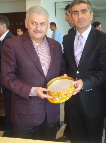 habipasan73's tweet photo. SAYIN CUMHURBAŞKANIM , 
SAYIN BAŞBAKANIM 80.000 ŞIRNAKLI VATANDAŞINIZIN HATRI İÇİN  .#sirnakilkalsin #CumhurbaşkanıErdoğan #BaşbakanYıldırım https://t.co/nF3OGdThzA