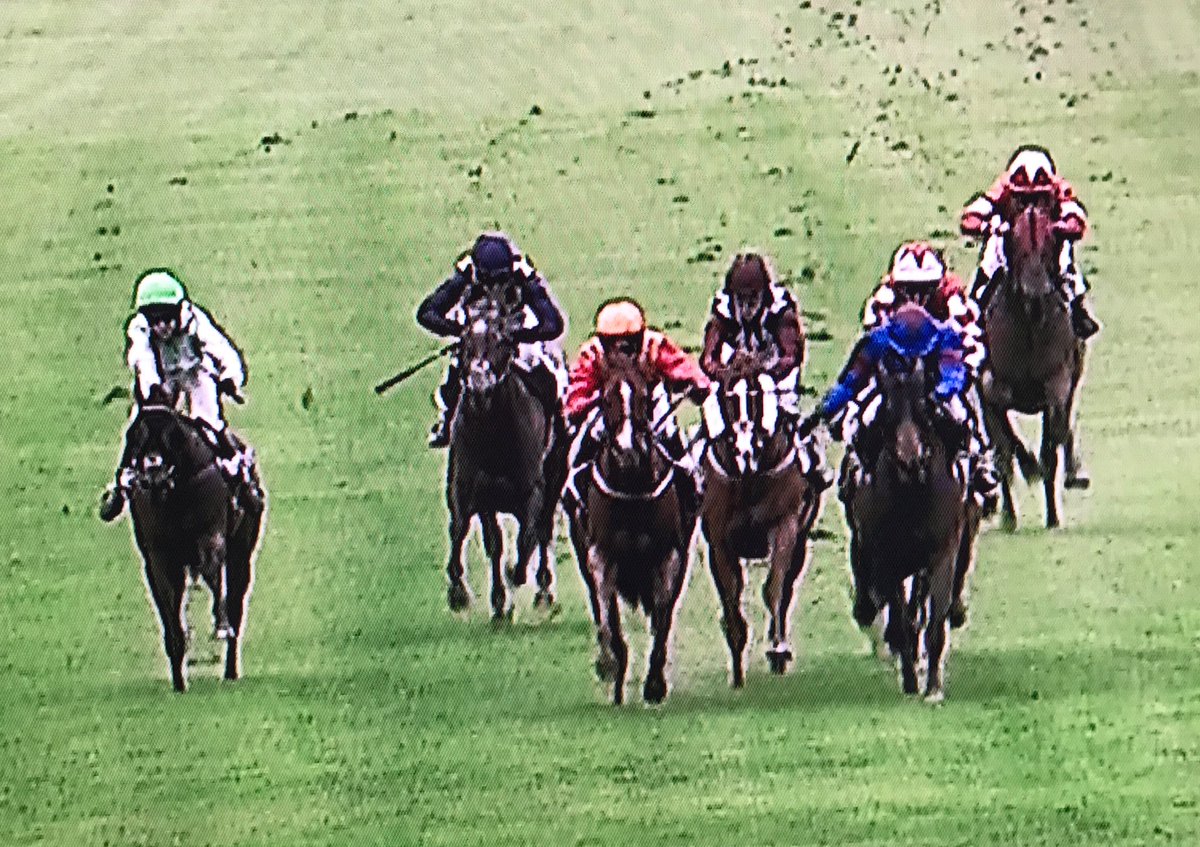 amajox's tweet photo. Congrats @amajox @Cooleyxo wins @LeicesterRaces #VimyRidge for #AlanBailey #topjock #jockeyonfire @ARO_Racing 👍👏🏆 https://t.co/U7WsH3evmr
