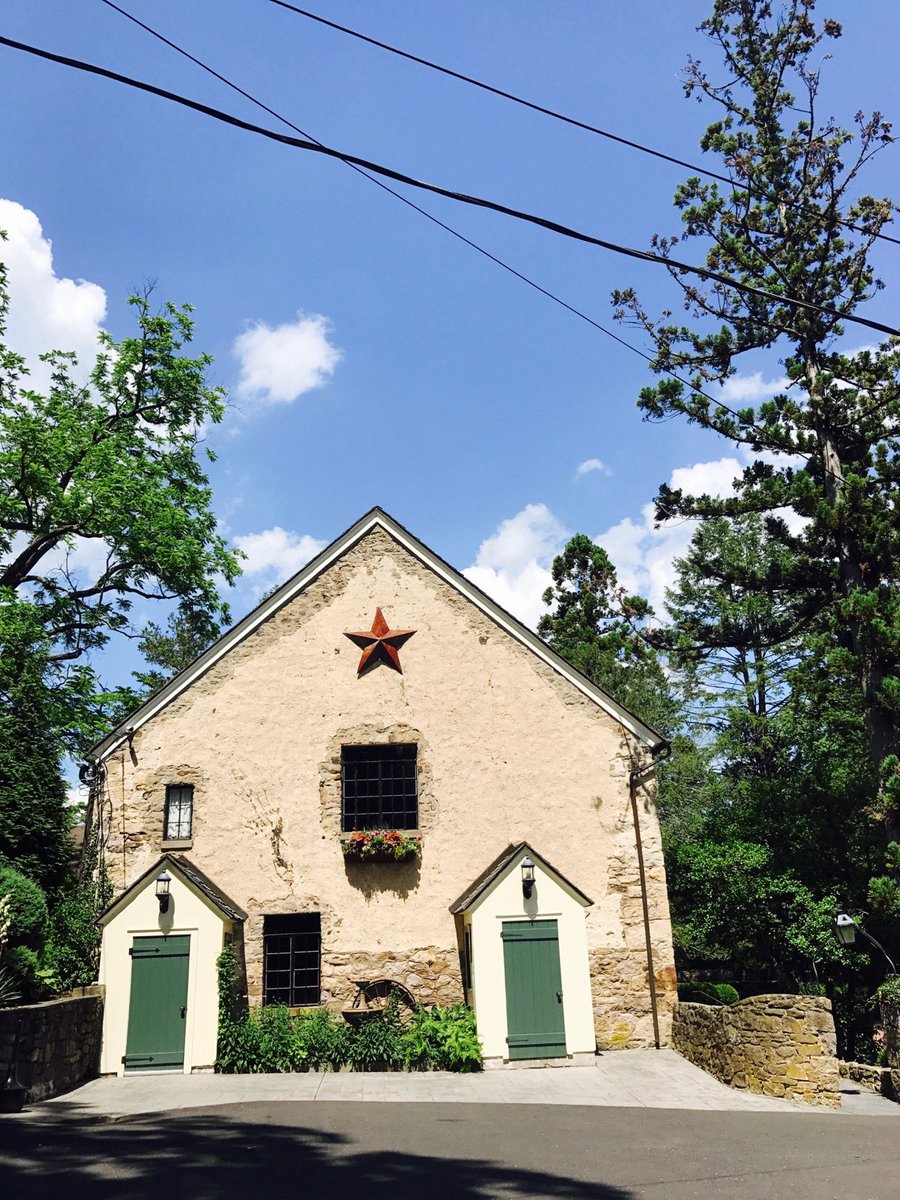 Beautiful Tuesday afternoon here at HollyHedge Estate! Get outside today and enjoy the weather 🙂 #buckscounty #TuesdayMotivation #newhope
