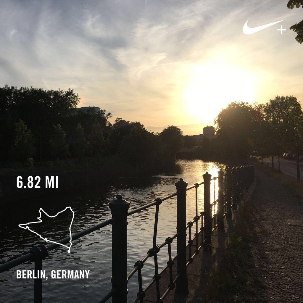 icugasdoc's tweet photo. Always manage to find myself a river....
#nrc #nikerunning #werunberlin #nofilter #smaccrun #sunsetrunner https://t.co/03U5UGkz9o