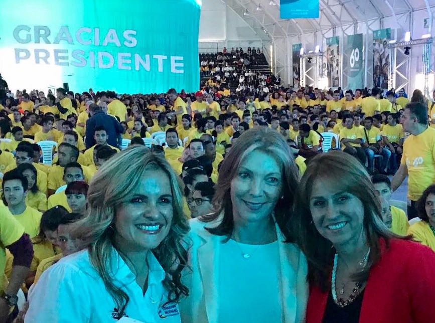 MAndreaNieto's tweet photo. ¡Feliz #60AñosSENA! Que sean muchas décadas más transformando la vida de los colombianos. https://t.co/IYKn6SbTu4