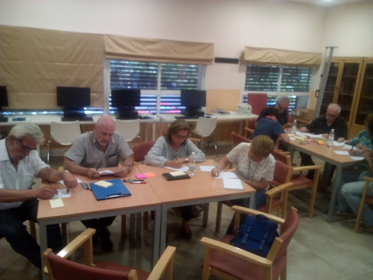 mYmOcommunity's tweet photo. Muy contentos con las reflexiones del taller #EscenariosFuturo un enorme gracias a todos los participantes;-) #Lujo https://t.co/MCriJkmO93