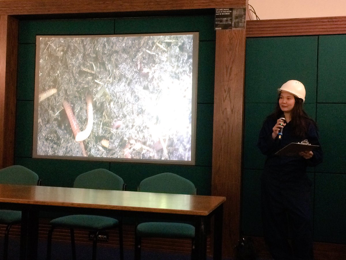 HeatherABarnett's tweet photo. #quantworm mines presenting their award winning #BDC2017 project using earthworms to bioremediate soil @CSM_news #londonLASER @LaserTalks https://t.co/HWEnLo7xOF