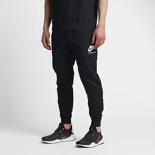 nike international joggers