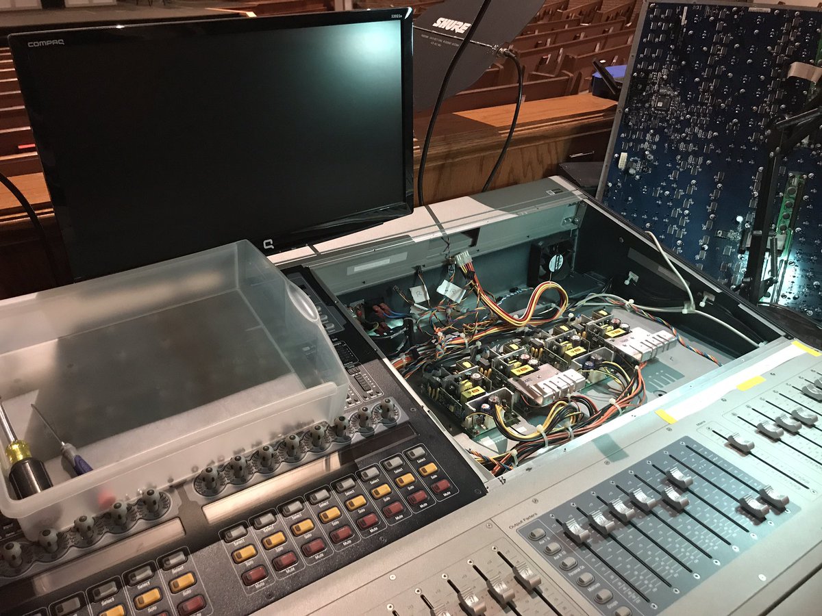 Mixdizzle's tweet photo. Never a good day when this is happening. #fixinit https://t.co/g9hnxo55TB