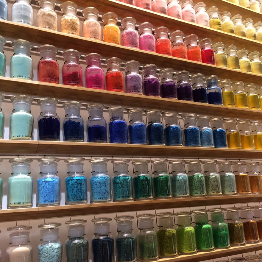 NickyJonesDeco's tweet photo. 'Pigment' shop in Tokyo #pure #colour https://t.co/YpjcfKZQbp