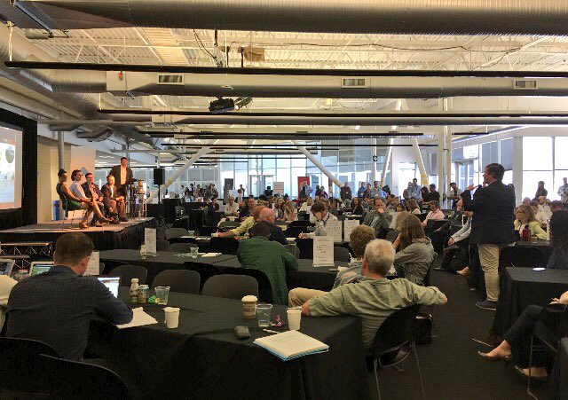 LisaPrassack's tweet image. At @Mixingbowlhub #FOODIT:
Paul Noglows from @Forbes - where is cooperation and collaboration to solve the challenges of the farmer #agtech