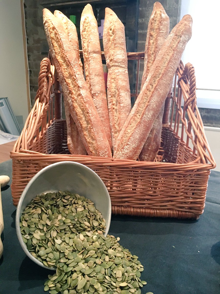 HappyGastroCom's tweet photo. Si es de masa madre, que sea de cultivo. 💜 👉 el de @Panishop es el único que forma parte del banco de masas madre del mundo en Bélgica https://t.co/Tjc24xEROI