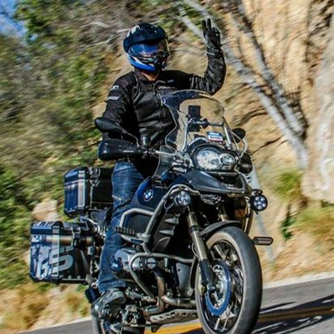 Luto del boxeo, el motociclismo y la medicina de Sonora. Nuestro deseo de pronta paz a los familiares y amigos del Dr. Guillermo Cisneros.