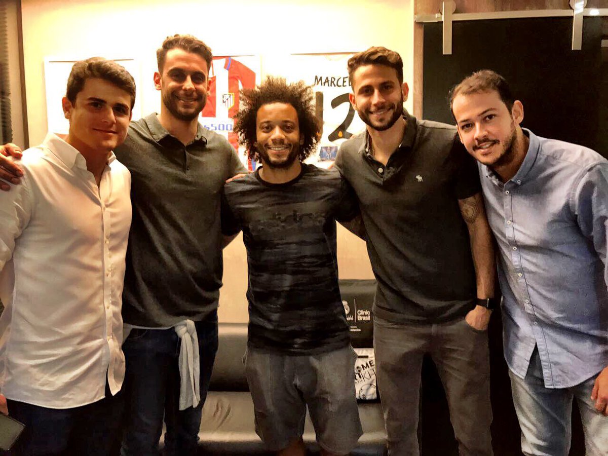 MarceloM12's tweet photo. Visitinha na @LifeproRio 
👊🏾 💼😎
#M12 https://t.co/ODFL6E77bR
