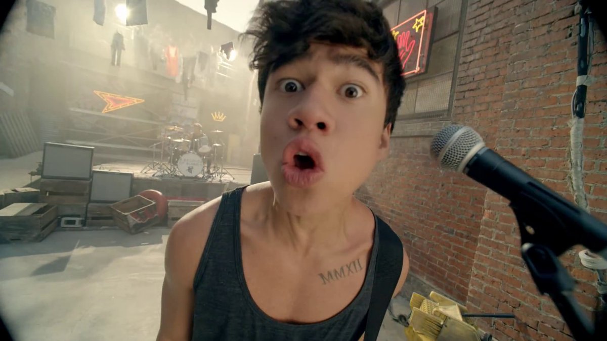 Hits93Toronto's tweet photo. 5SOS's debut album 5 Seconds of Summer is three (3) years young–join us at 7:00 p.m. EST as we play it in full. #3YearsOf5SOSDebutAlbum https://t.co/UDo7NcK65X